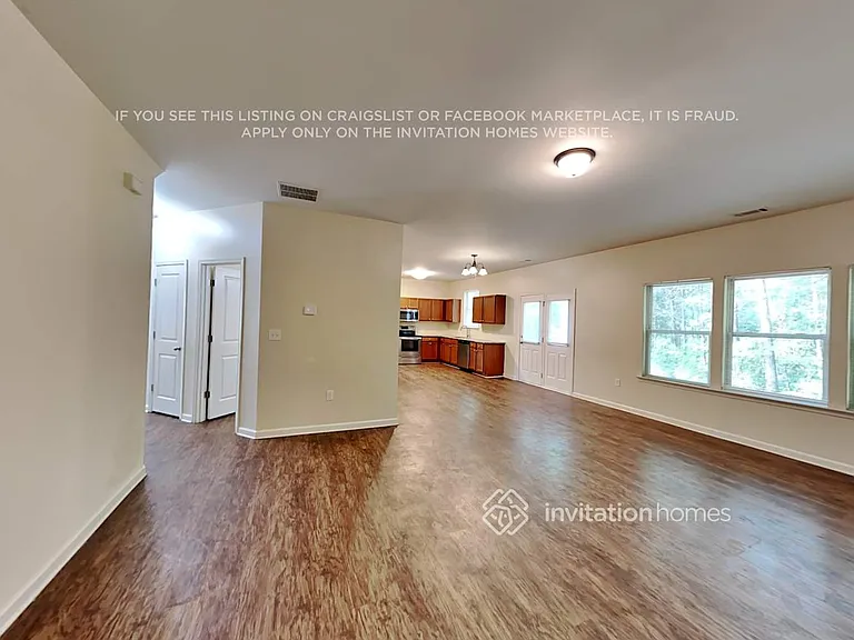 2465 Valley Creek Dr — Photo 6
