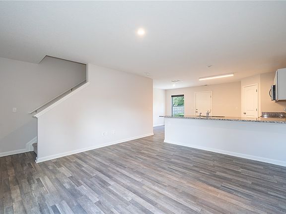 4th image of 5623 Moss Creek Ln