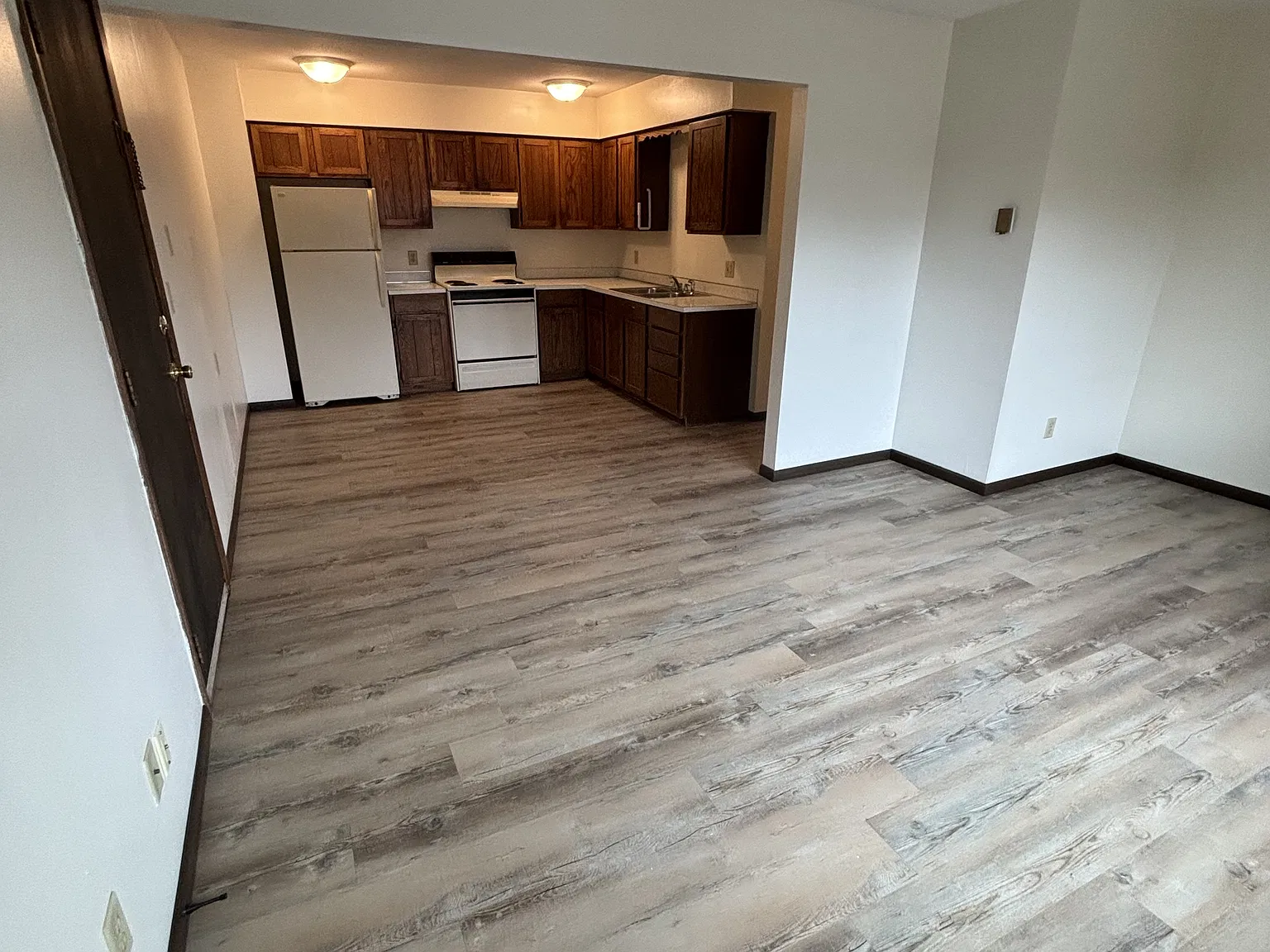 475 Walter Street - 23 — Photo 4