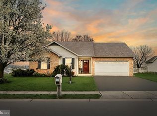2155 Nena Dr, York, PA 17408