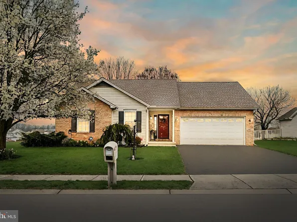 2155 Nena Dr, York, PA 17408