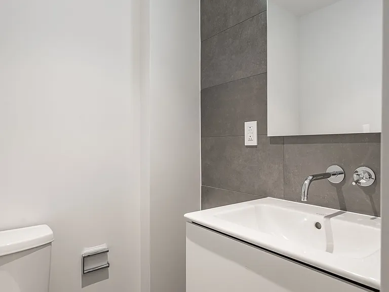 321 E 22nd St #6M — Photo 3
