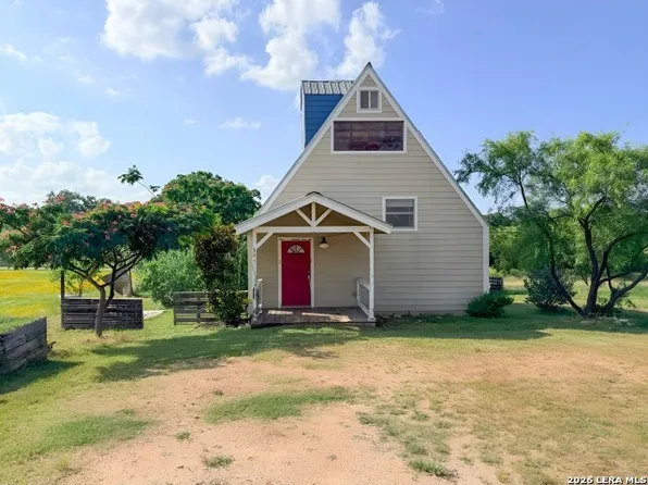 541 WADE ST, Tow, TX 78672