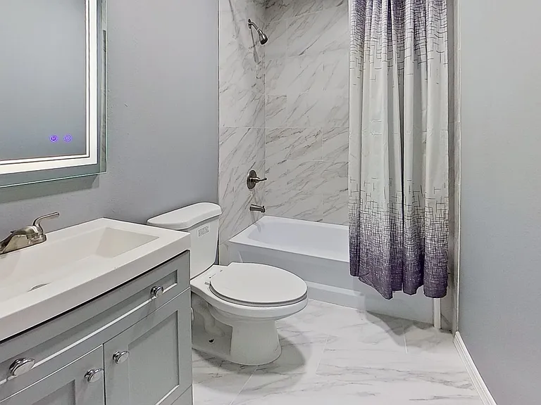 535 W 59th St — Photo 11