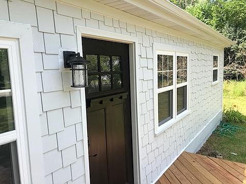 3rd image of 3305 S Woods Ave