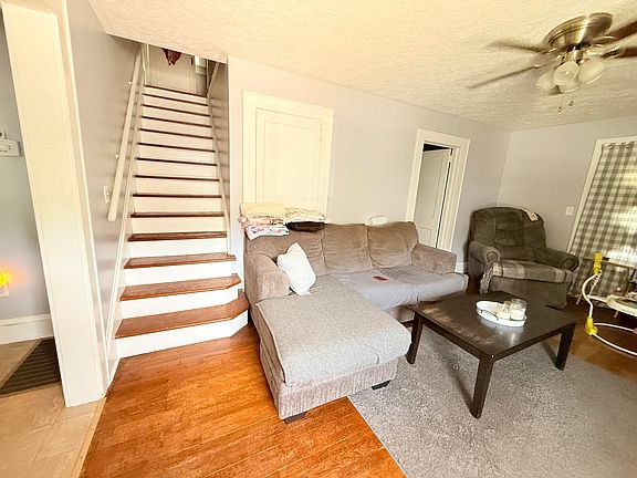 3rd image of 705 Westview St
