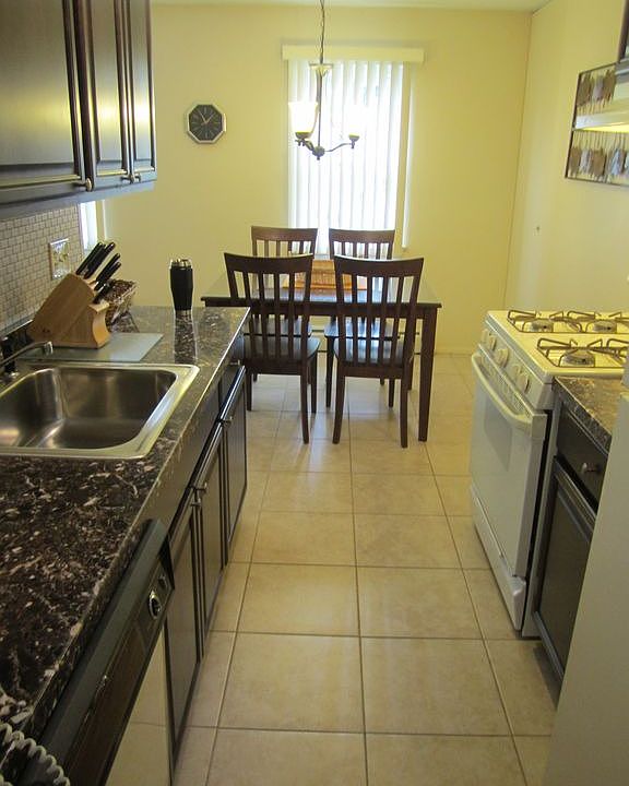 1st image of 322 Regency Park Dr
