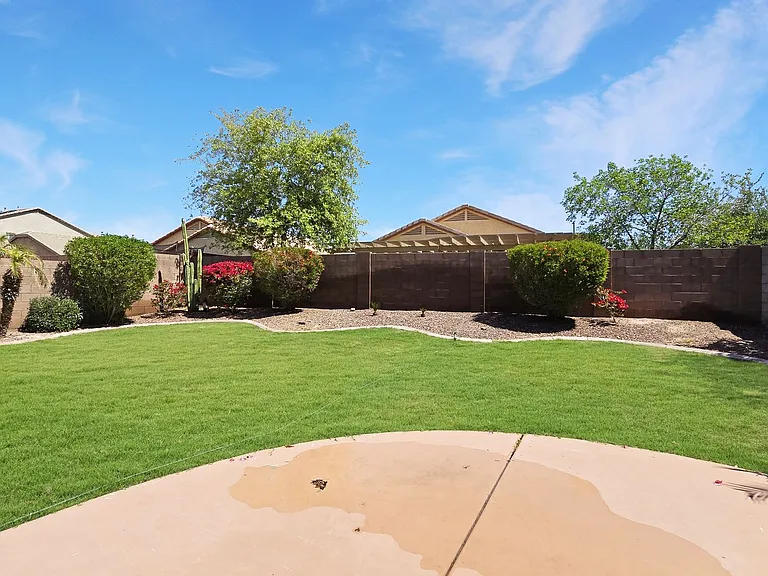 3913 S 185th Ln — Photo 34