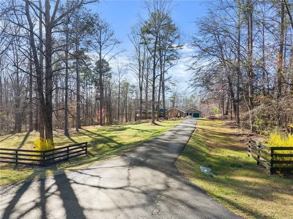 312 Ashley Brook Dr, Lula, GA 30554