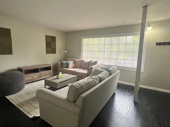 775-777 N Smith Rd #2