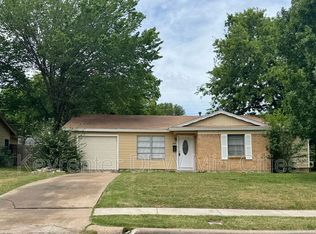 1923 Dennis St, Irving, TX 75062