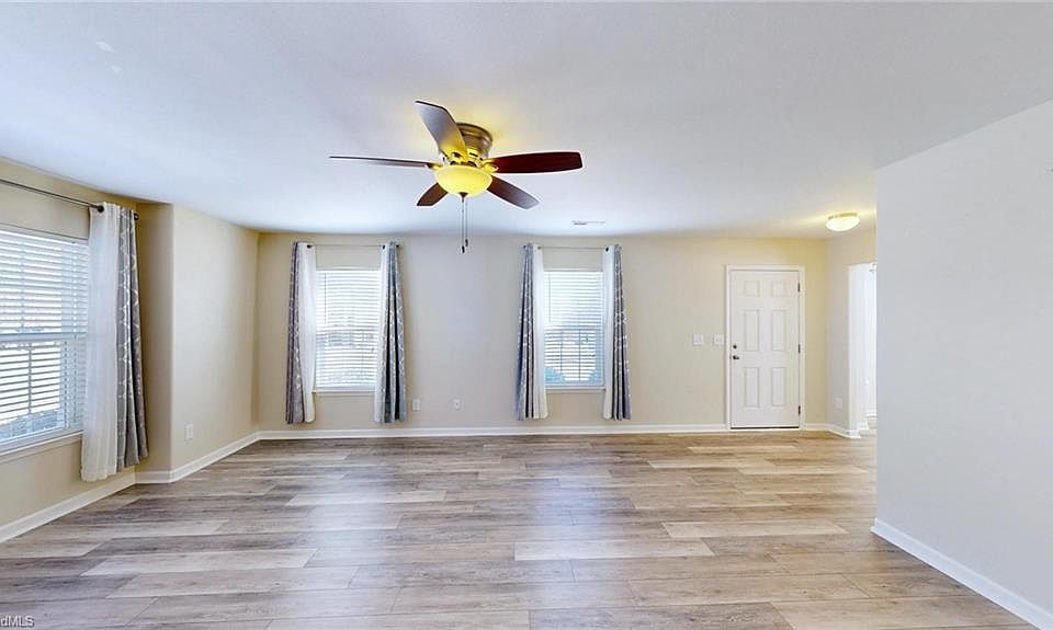 1st image of 467 Ridgebrooke Dr