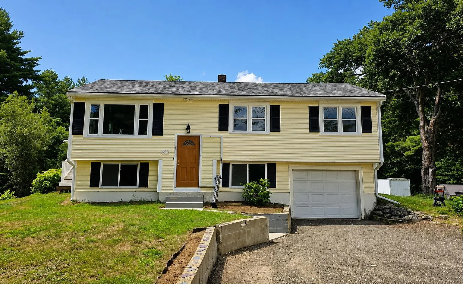 3 bed, 1.0 bath, 960 sqft, $3,495 — Photo 2
