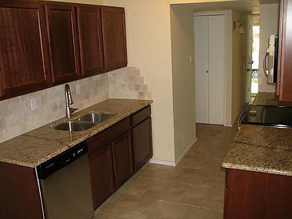 4th image of 9226 Millwood Dr