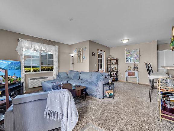 4th image of 122 Bertram Dr Unit D
