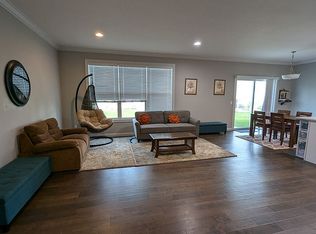 4441 W Slate Creek Dr, Bettendorf, IA 52722