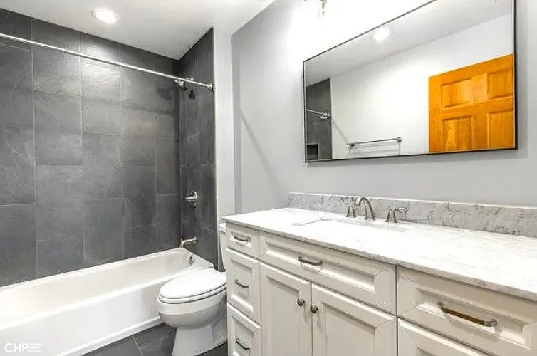 312 N May St #6I — Photo 13