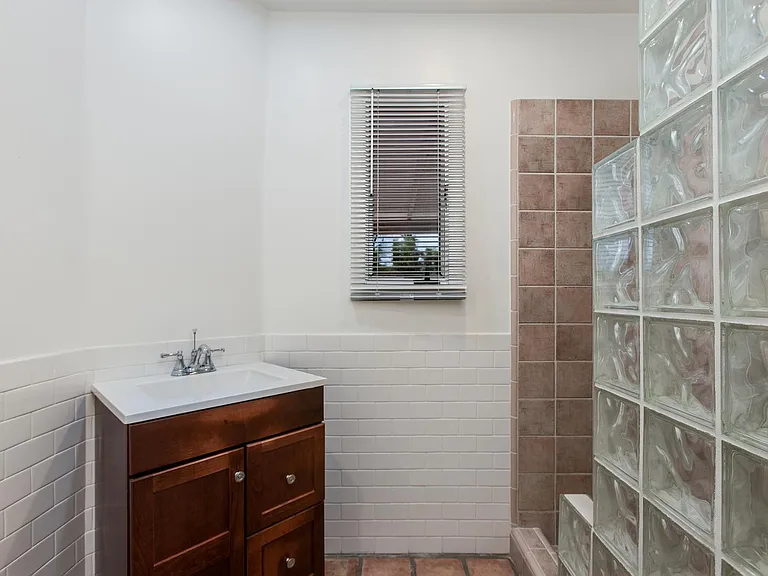 2917 E Mariposa St — Photo 13