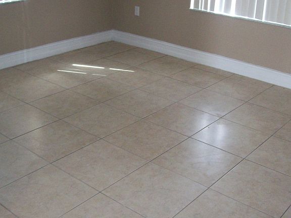 3rd image of 711 Alcala Ave