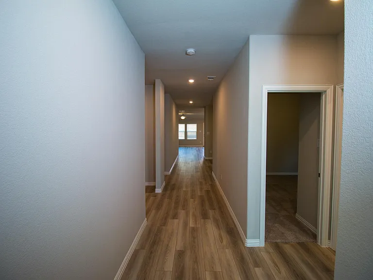 3320 Kingsdown Dr — Photo 7