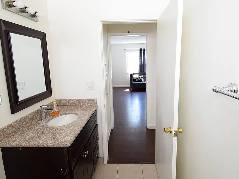 10385 W Olympic Blvd — Photo 20