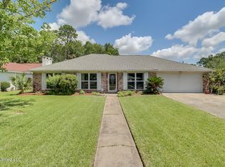 12518 Crestwood Dr, Gulfport, MS 39503