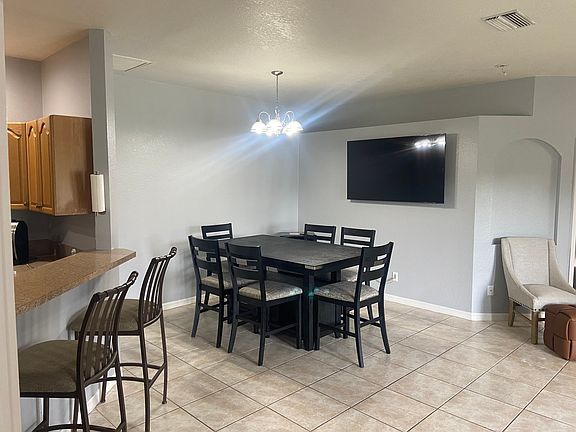 4th image of 1037 S Torrington St #1037