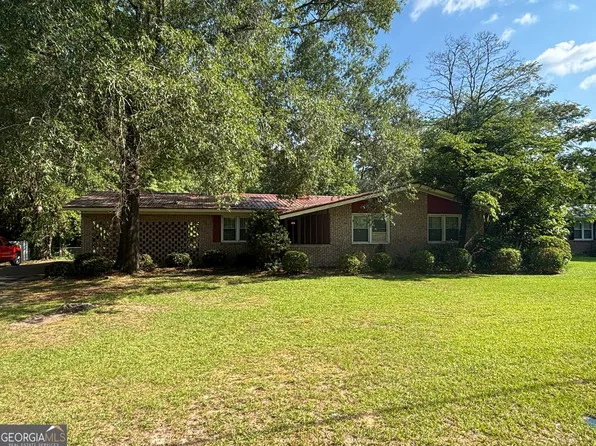152 Crest Dr, Cochran, GA 31014