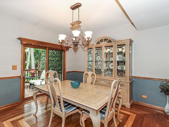 5th image of 45 Charlemagne Cir