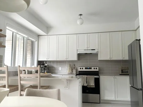 40 Dockside Way, Whitby, ON L1N 0M6