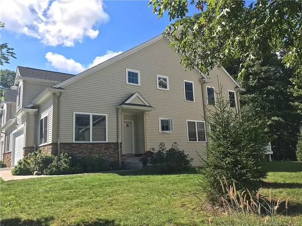 101 Turtlebrook Ln, Bristol, CT 06010