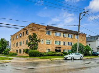 1525 Thacker St #2E, Des Plaines, IL 60016