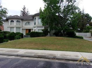 8805 Omeara Ct, Bakersfield, CA 93311