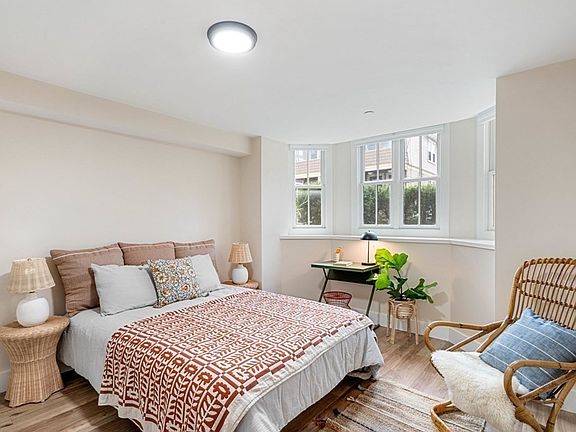 4th image of 18 Whitney Ave #1
