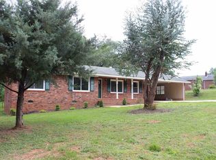 406 Sherwood Dr, Seneca, SC 29678