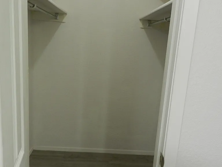 4100 Adelphi Ln #B — Photo 13