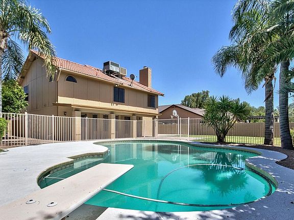 2nd image of 15828 N 58th Pl