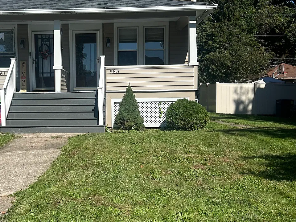 563 Lincoln Ave #2