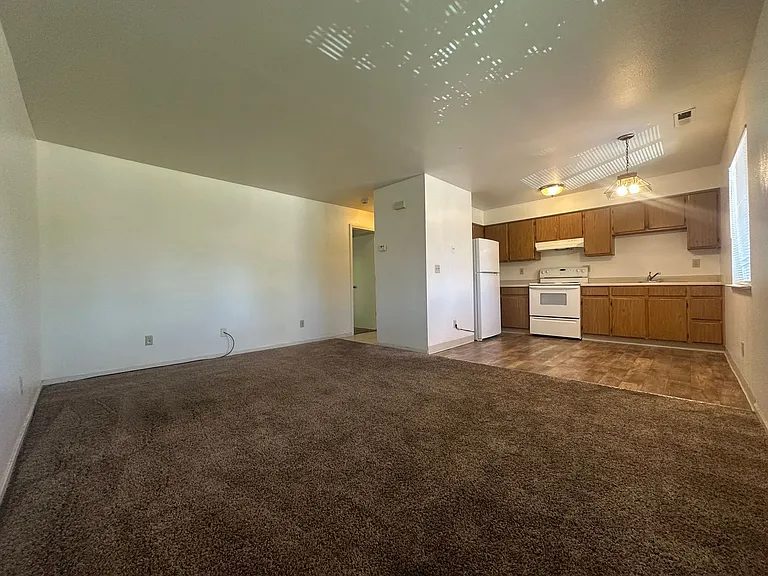 Parkview Villas & Apts — Photo 9
