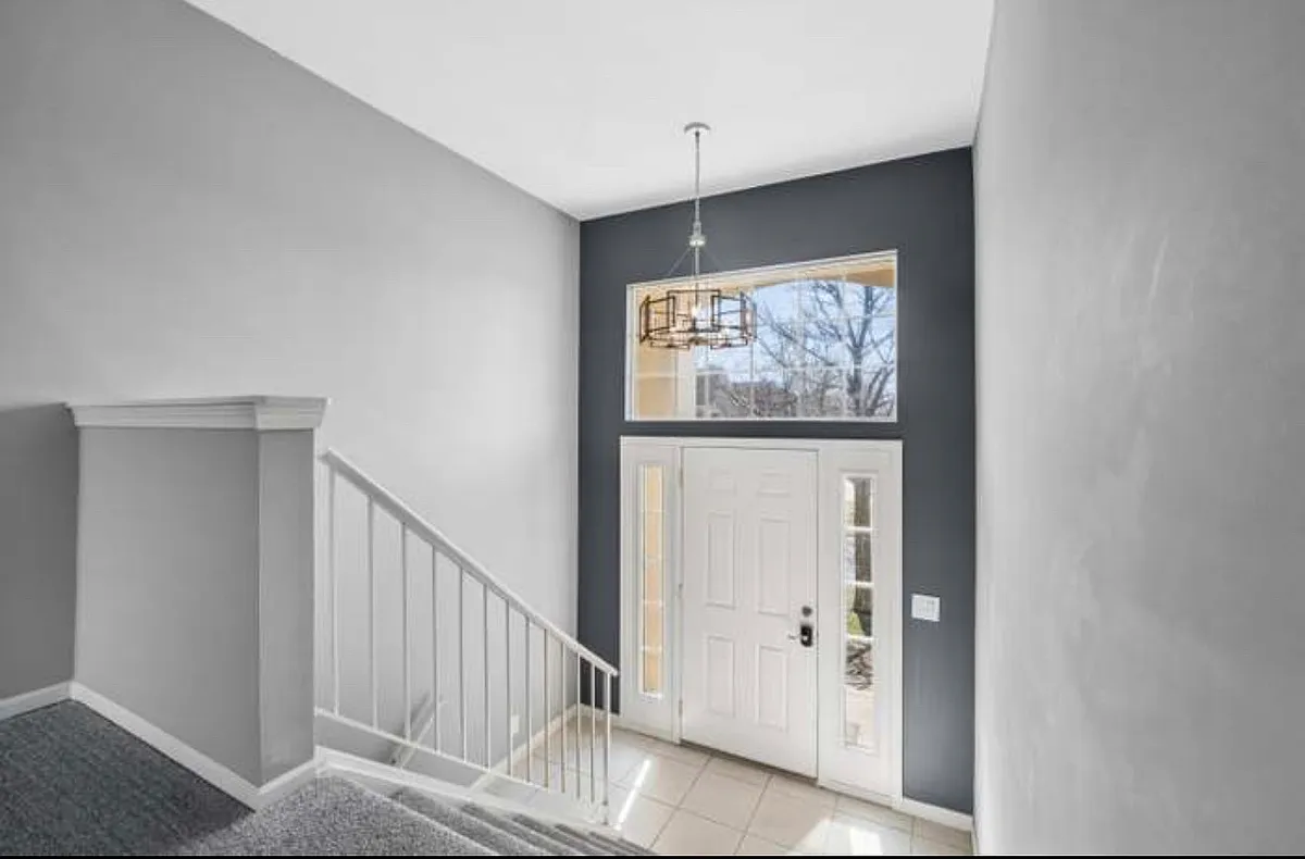 Building Photo - 1701 Fairfax Cir E #2