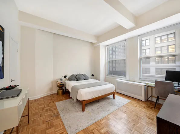 425 Park Avenue South image 3 of 8