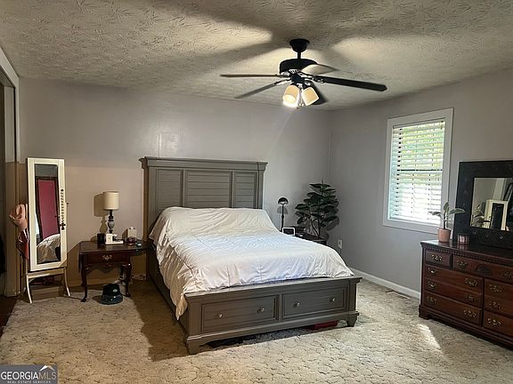 5th image of 102 Jennifer Ln