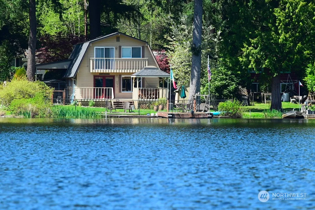 13802 W Lake Kathleen Drive SE photo 1