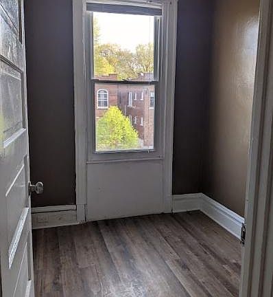 3rd image of 4111 Botanical Ave #2