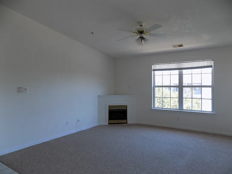 801 Brassie Ln #J — Photo 7
