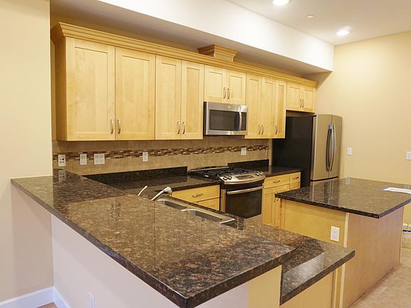 5th image of 12327 NE 7th Pl APT 102
