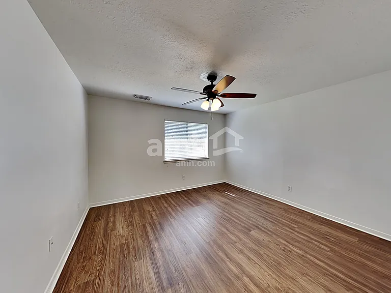 5349 Yale Dr — Photo 15