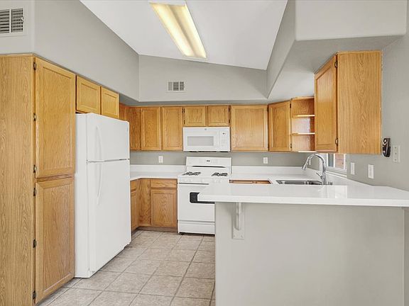4th image of 520 Arrowhead Trl Unit 1224