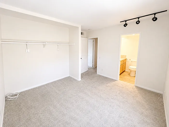 4759 Lamont St — Photo 10