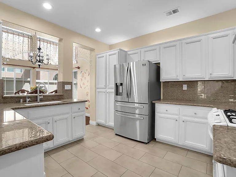5510 Beverly Ln — Photo 3